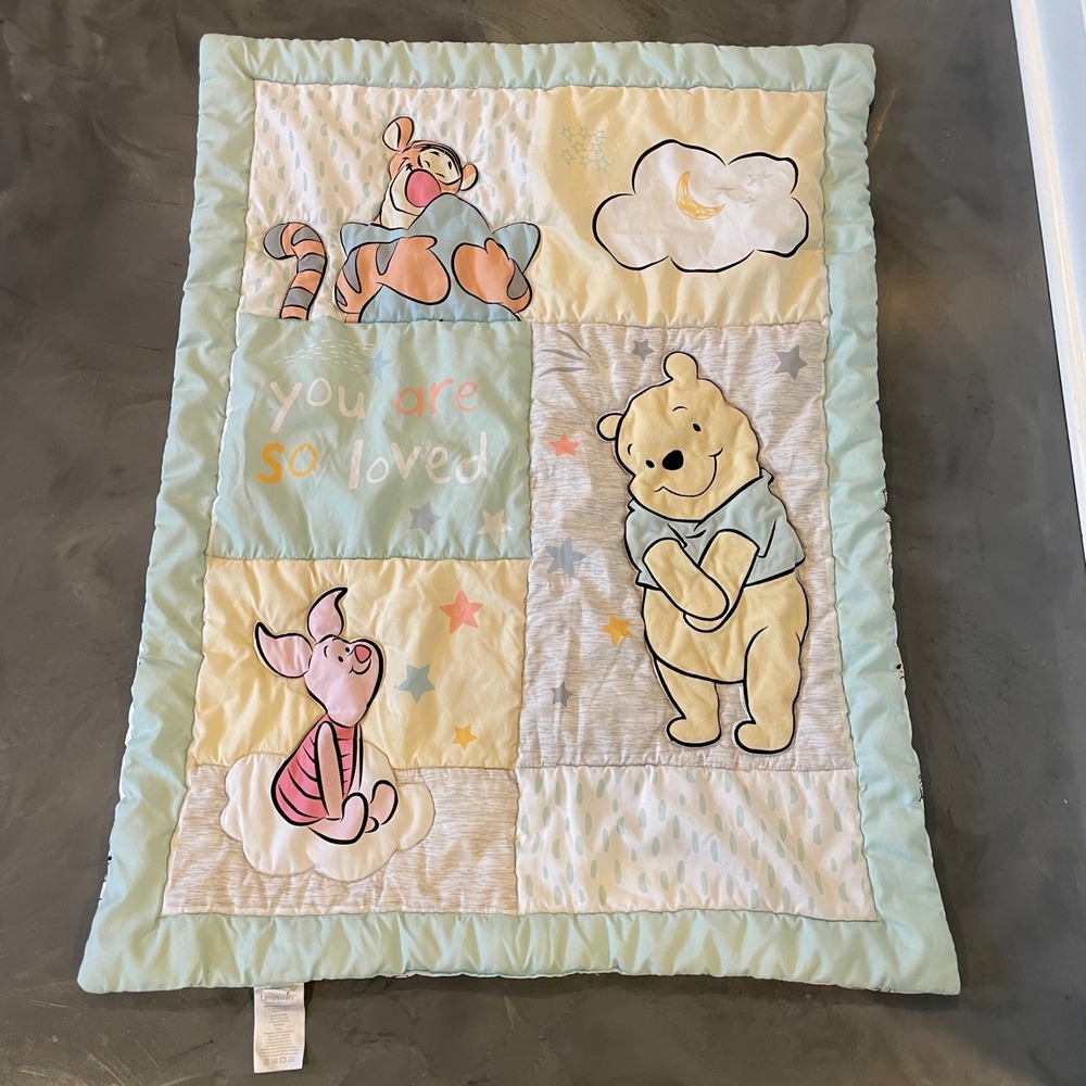 Lambs & Ivy Disney Winnie The Pooh Bear Hugs Baby Crib Comforter Quilted Blanket